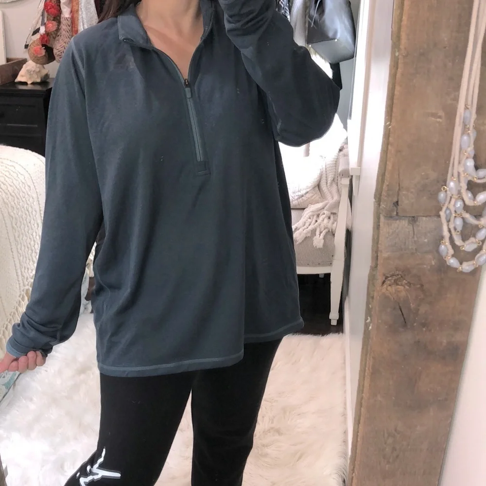 Adidas size XLarge performance fit blue pullover